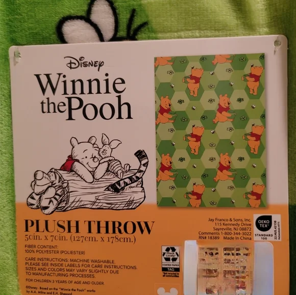 Winnie The Pooh St Patrick’s Day throw blanket 50 x 70 Brand New With Tags - Picture 3 of 3